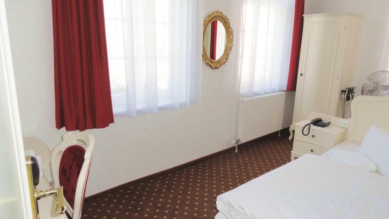 Hotel Einhorn Schwaebisch Gmuend Luaran gambar